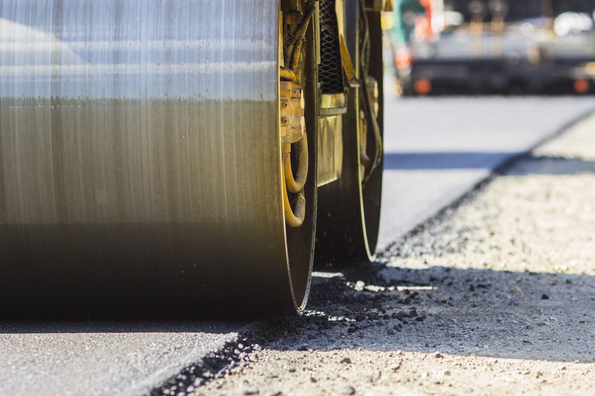 asphalt paving 2048x1365 1