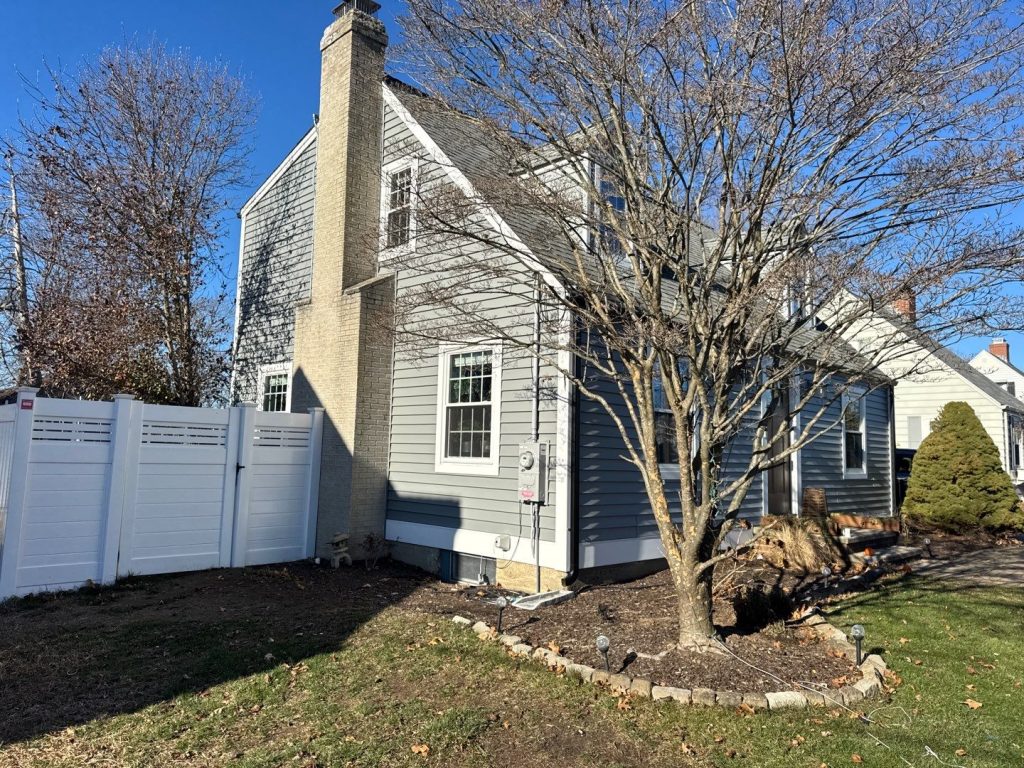 Recent Siding Project: Cape-Style Home in Cranston, RI 7 roslyn 3 1